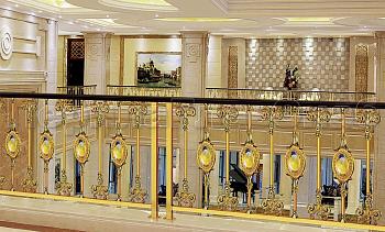 Латунные перила под золото в Симферополе. Готовые проекты ПерилаГлавСнаб