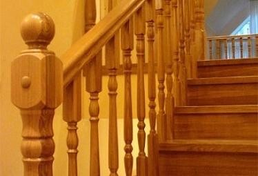 Деревянные лестницы купить в Симферополе