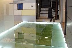 Стеклянные полы с подсветкой в Симферополе. Готовые проекты ПерилаГлавСнаб - фото 1