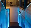 Ограждения лестниц на несущем стекле с подсветкой в Симферополе. Готовые проекты ПерилаГлавСнаб - фото 1
